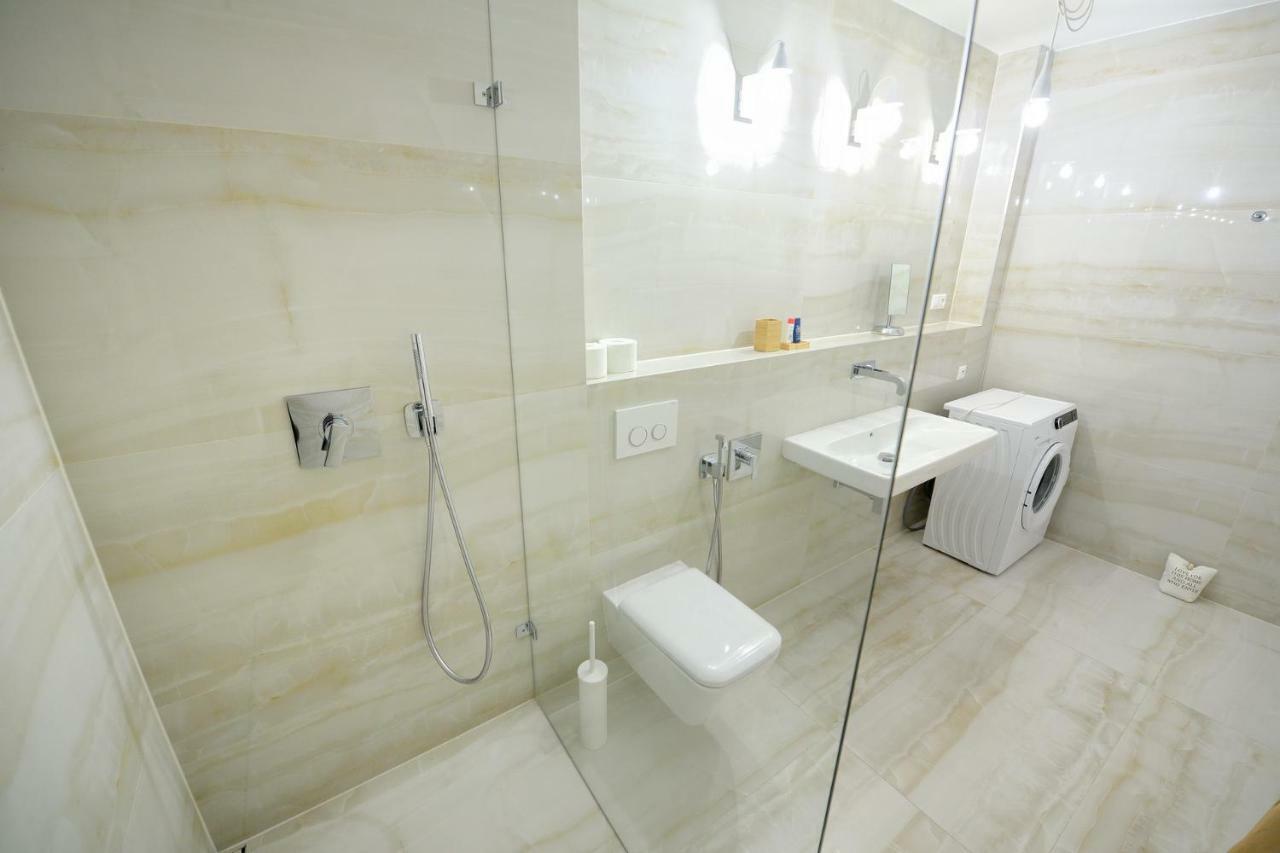 Center Aupark Apartment Piest'any Exterior photo